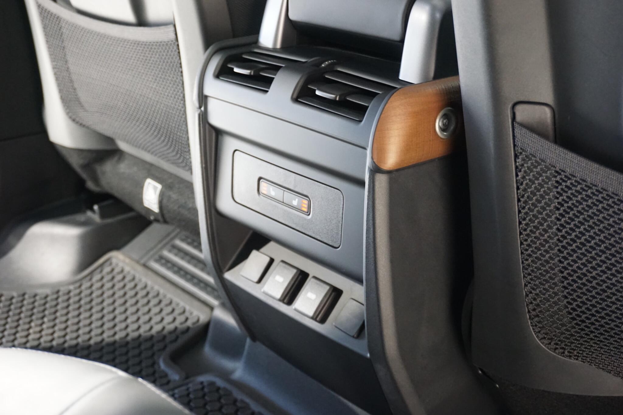 Land Rover Defender 110 3.0 D300 MHEV X SUV 5dr Diesel Auto 4WD Euro 6 (s/s) (300 ps)